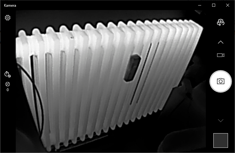 _LeoDJ's tweet image. Ok, so the #Infiray #P2Pro appears to simply enumerate as a USB UVC device (webcam).
You can just open the device and already get a pre-processed b/w video stream. That's cool, but not quite what I'm after.
According to the USB descriptors, there is a second ("hidden") UVC (1/2)