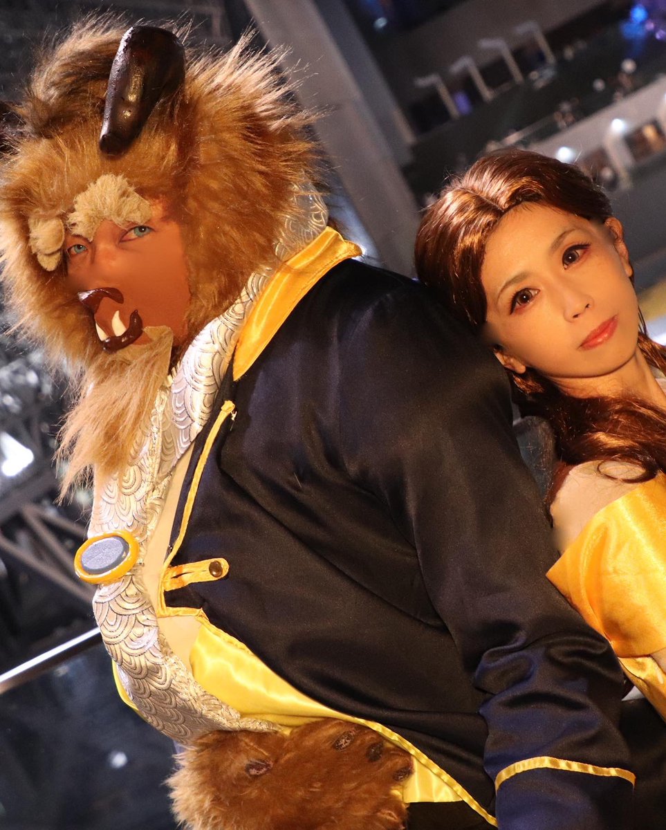 ⚠️cosplay 

　　beauty and thebeast🥀
　　美女と野獣
　　inクリスマス🎄京都駅ビル

📸@Photo_D418 様

#アコスタ京都駅ビル
#BeautyandtheBeast30th