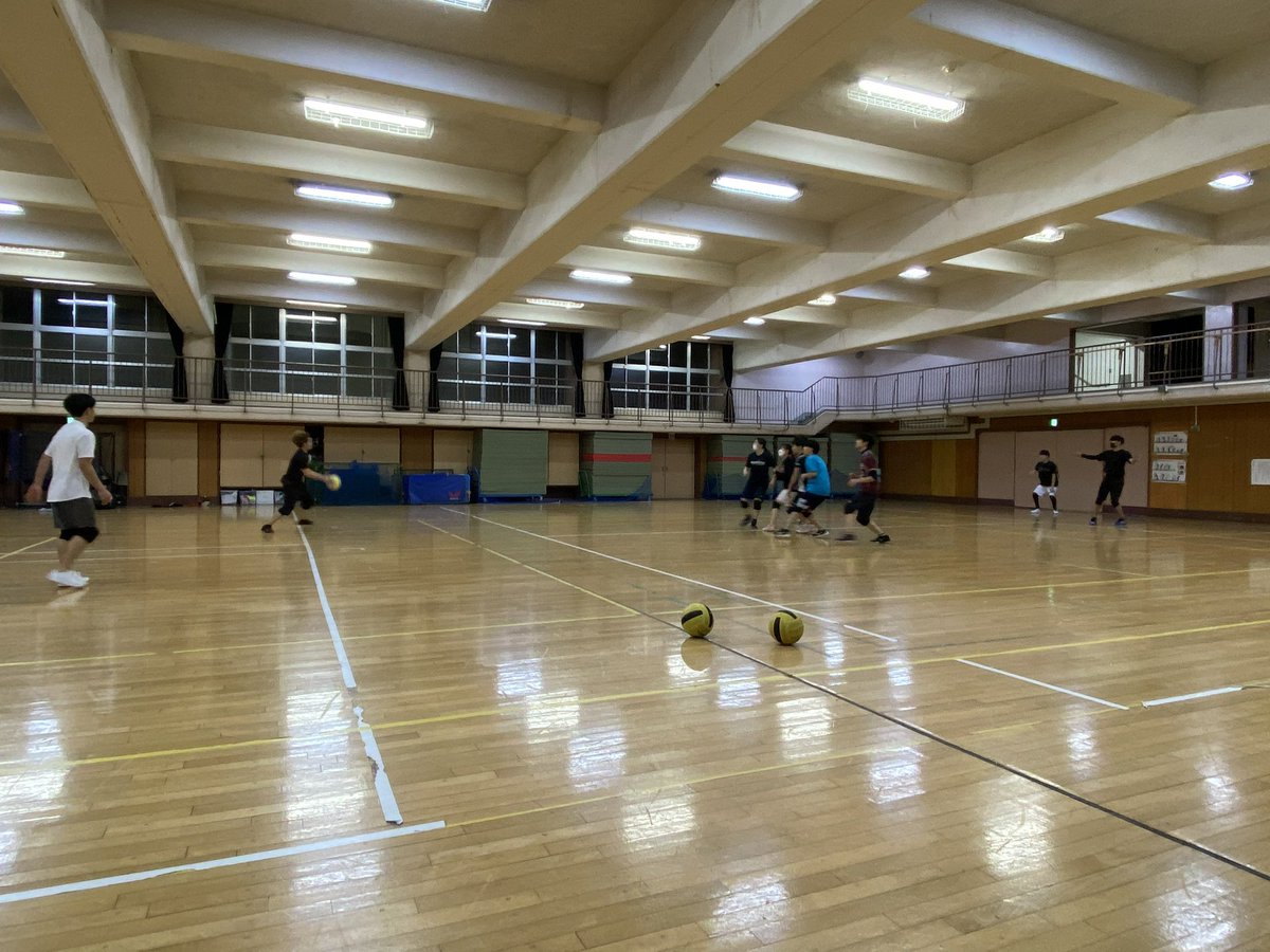 AGU_dodge's tweet photo. 2023/1/4
新年あけましておめでとうございます！！！🎍🌅2023年もGalopinは元気に始まりました！正月明けで完全に衰えていましたが、、、それでもドッジボールを楽しんでいきたいと思います！
今年もよろしくお願いします！！ https://t.co/Zo20qmXy5C