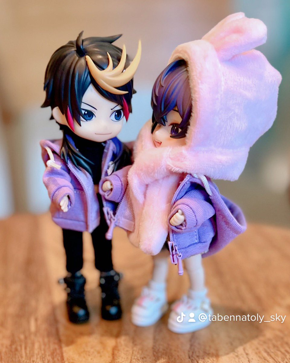 tabennatoly_sky's tweet photo. Purple boy👟🗡️☯️💟💜

#shuyamino #shxtou #nijisanjien #nendoroid #shxtouvtuber https://t.co/lnsrdVdKqD