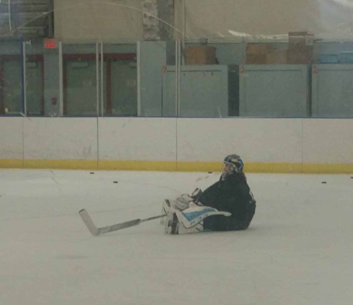 nicktiedo_251's tweet photo. "What a week, huh?"
"Lollo, it's Wednesday."
#GoBeauts #Goalie https://t.co/pu24VD0l5B