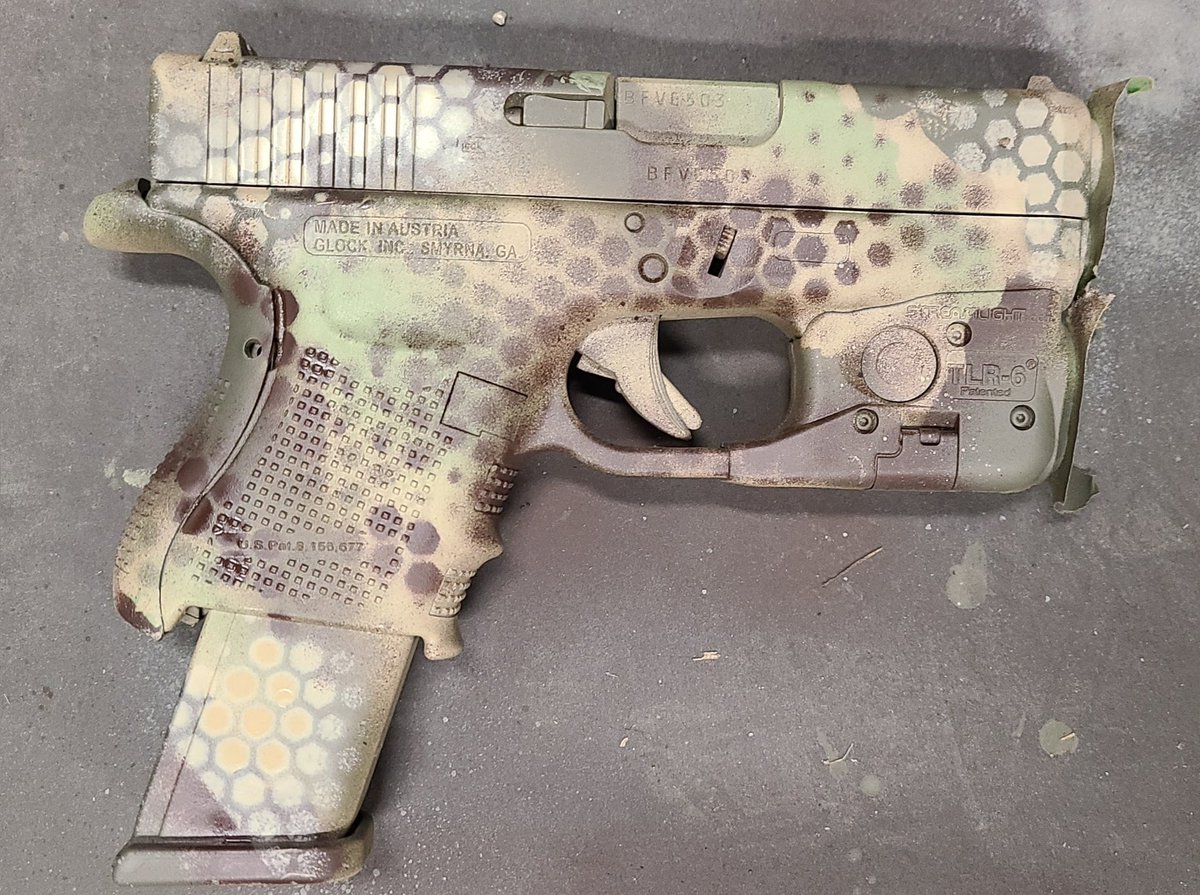 edc76239's tweet photo. I'm running the @Streamlight 69272 #TLR6 100 #Lumen #pistolLight with Integrated #RedLaser on my hand painted @GLOCKInc #g26 Designed Exclusively and Solely for Glock 23 (Gen 2)/26/27/28/33/39 https://t.co/kGQytHFpEd