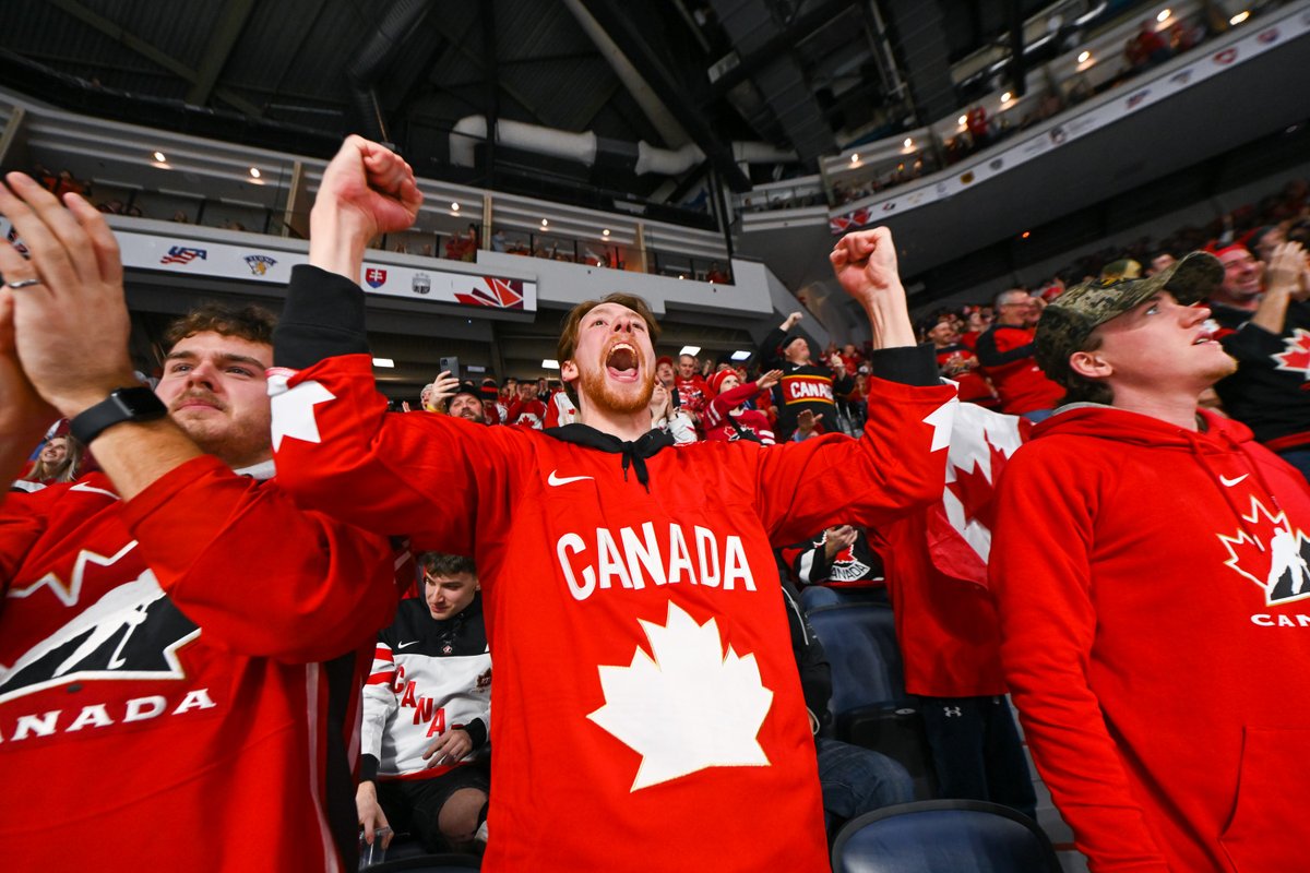 HockeyCanada's tweet photo. Halifax ... that was fun. 🤩🇨🇦

What do you say we do it again tomorrow? 

#WorldJuniors https://t.co/nVzBxmN6Qa