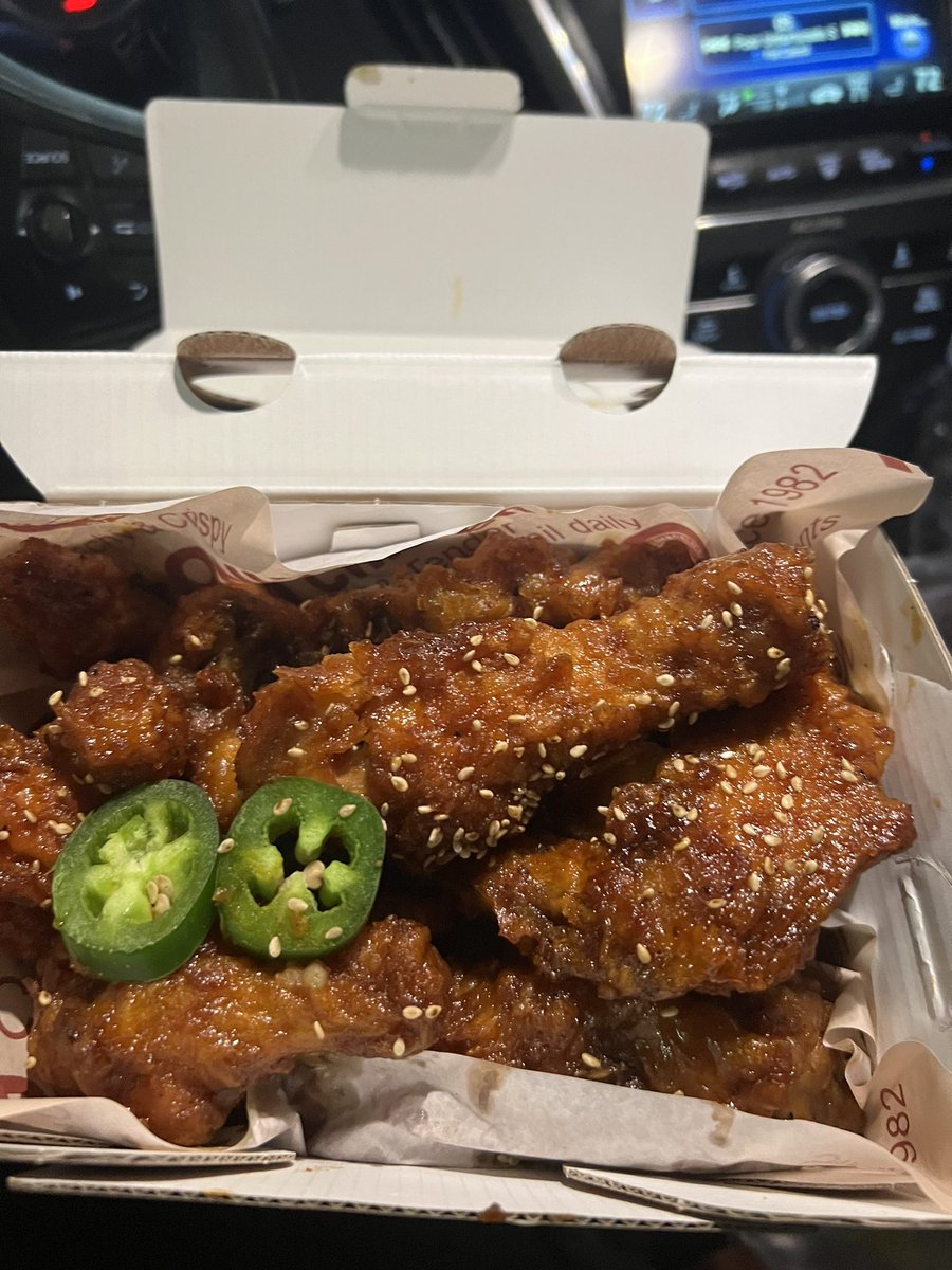 Shout to @49erCarlos for the recomendation #Pelicanachicken #koreanfriedchicken #FoodForTayo