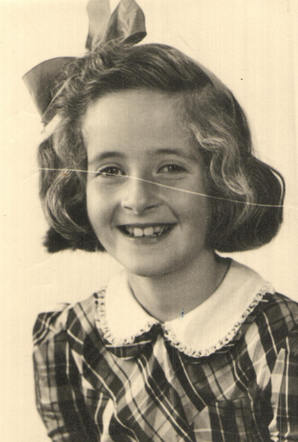 Cheerful Photos of Teenage Girls in the 1940s » Design You Trust