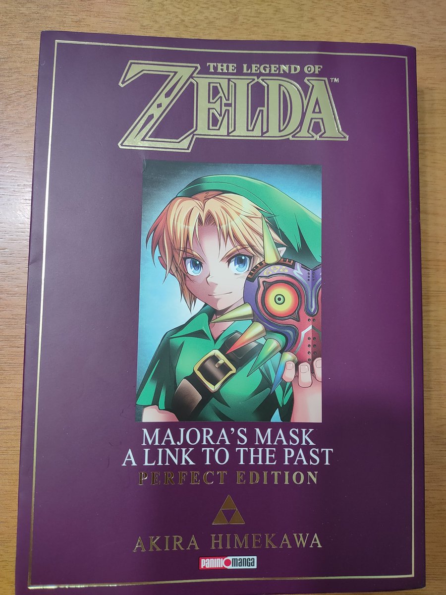 Fryze24's tweet photo. Thank you for the book Louis! I'm going to read it and put it along my night lamp that Ricardo gave me ❤️
#zelda #majorasmask #gaming #gamer #gamerbook #zeldacomic https://t.co/ELzzpNadIe