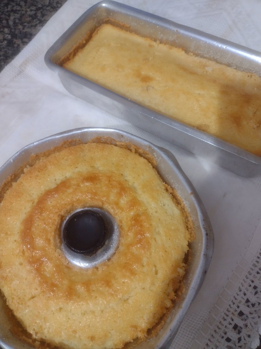 Themandyblack's tweet photo. Nunca fiz tantas coisinhas gostosas como nessas férias... Bolinho de arroz incrível que acabou de sair do forno, acho que a galera não vai esperar o café da manhã. https://t.co/TEUx0MOt42
