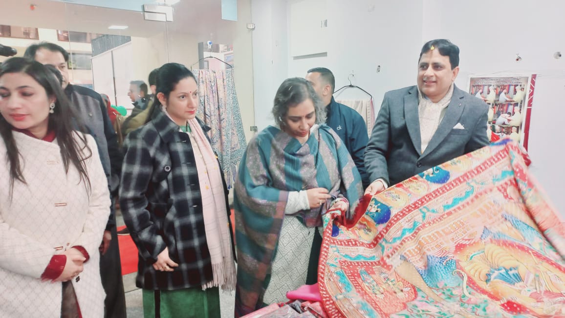 SonikaParihar1's tweet image. Inauguration of state handloom expo at Jammu haat
Expo remain till 17th Jan
Visit and buy
#bevocalforlocal#supporthandmade