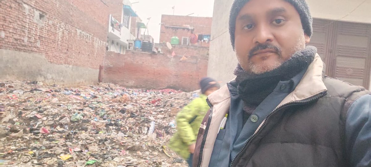 aap_minority's tweet photo. मा.सांसद @SanjayAzadSln के आह्वान व @aap_minority अध्यक्ष @ShakeelMalikAAP के निर्देशानुसार, AAP का #SelfieWithKooda अभियान किया

क्षेत्र-वार्ड नंबर 76 नगर निगम खुशहाल नगर-                    
मेंरठ
द्वारा-   उमर हबीब प्रदेश सचिव 
मानिटरिंग विंग 
 @AAPUttarPradesh https://t.co/cYyFon3OSn