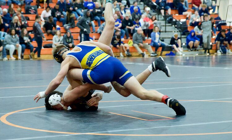 DalaTown's tweet photo. Swede Kaden Goff (pictured) and Chase Pywell will lead Bethany onto the home mat Thursday as the two seniors on the team.
Bethany will host University of Saint Mary on Thursday, January 5th at 7:00pm.
#dalatown #lindsborg #bethanyswedes https://t.co/fUy06Rubra
