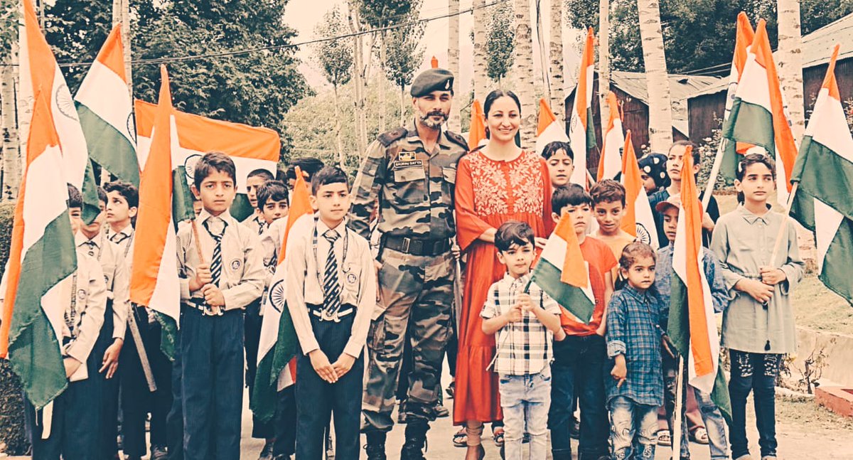 KupwaraTerriers's tweet photo. Today we come together, be the cause for unity, make it a beautiful day, fight against corruption and hoist the #Tricolour of our nation high in the air. Inshallah Together always and forever. 
#BeautifulFeeling #CLX #05JAN22KT #IndianArmyInKashmir  @adgpi @NortherncomandIA @Chin https://t.co/OvLiYDg35U