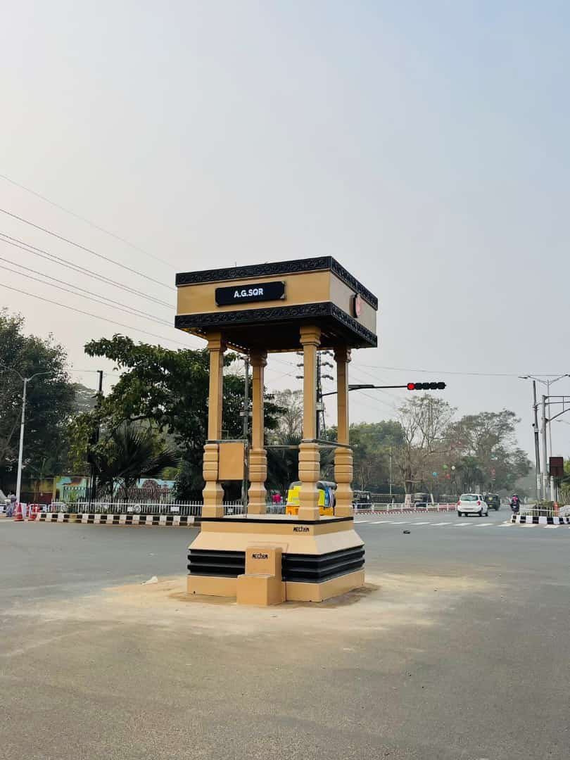 Newly designed Traffic booth in Bhubaneswar.
Rate the new design of Trafic post.

#TeamBhubaneswar #BhubaneswarFirst