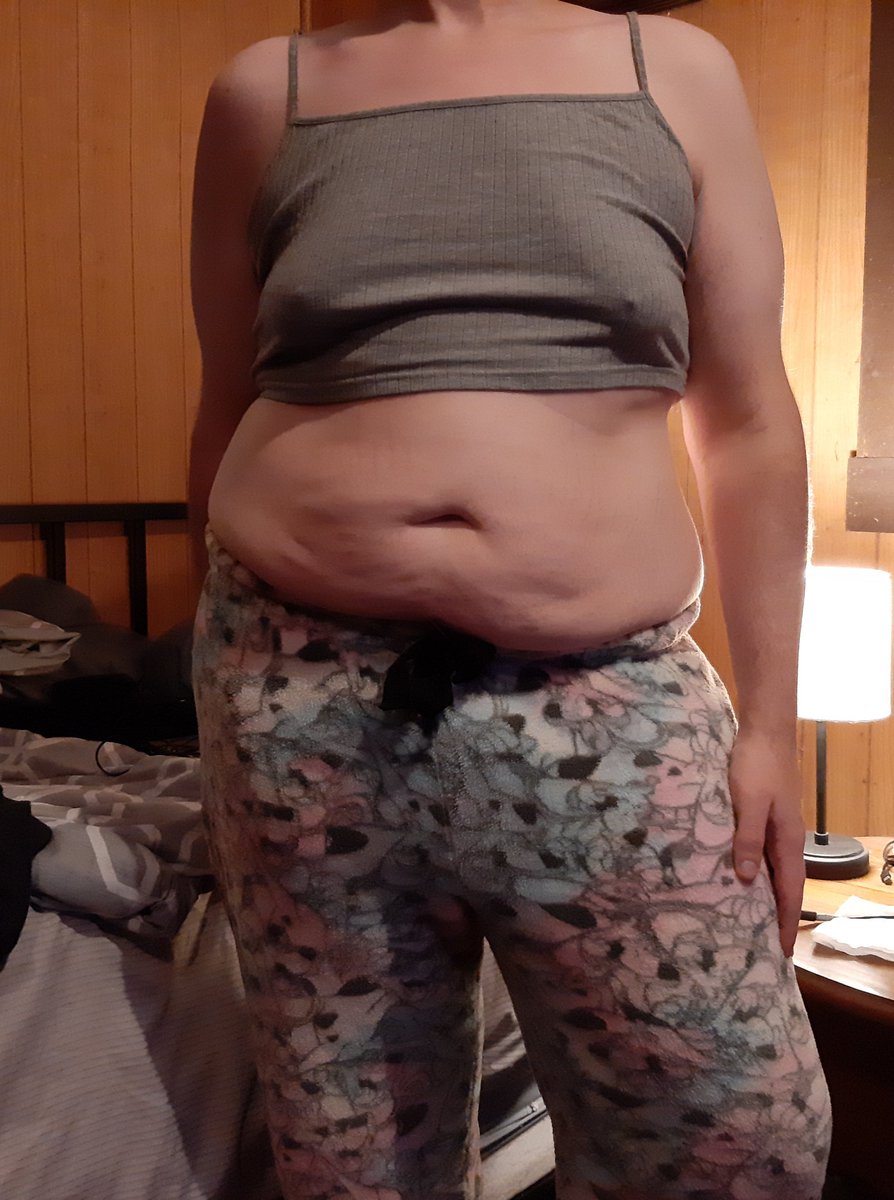 Riot_in_pink's tweet photo. Ready for bed daddy you coming? #sissy #phatsissy #crossdresser #sissyslut #daddy #daddylilslut #bussy #femboy #bigbooty #panties #chub #ChubbyGirl #thot #bbcsissy #snowbunny #bbcslut #bnwo #qos #thick #FemBttm https://t.co/YghSBpzNv2