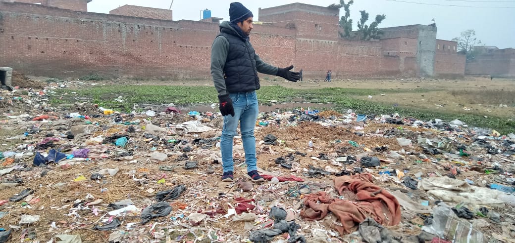 aap_minority's tweet photo. मा.सांसद @SanjayAzadSln के आह्वान व @aap_minority अध्यक्ष @ShakeelMalikAAP के निर्देशानुसार, AAP का #SelfieWithKooda अभियान किया

क्षेत्र-  नगर पालिक सम्भल के मोहल्ला सराय तारीन का ये हे हाल

द्वारा-
सय्यद मंजूर हुसैन
ज़िला अध्यक्ष,सम्भल
माइनॉरिटी विंग
 @AAPUttarPradesh https://t.co/cTjfupXzUK