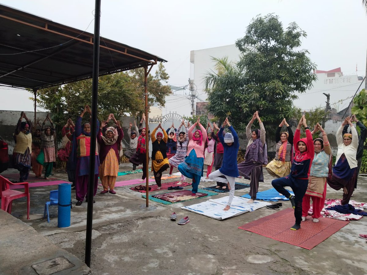 Dillikiyogshala's tweet photo. "दिल्ली की योगशाला"- Mubarakpur dabas, दिल्ली।
#DilliKiYogshala
#दिल्लीकीयोगशाला 
#Yoga https://t.co/AIFikG9S0f