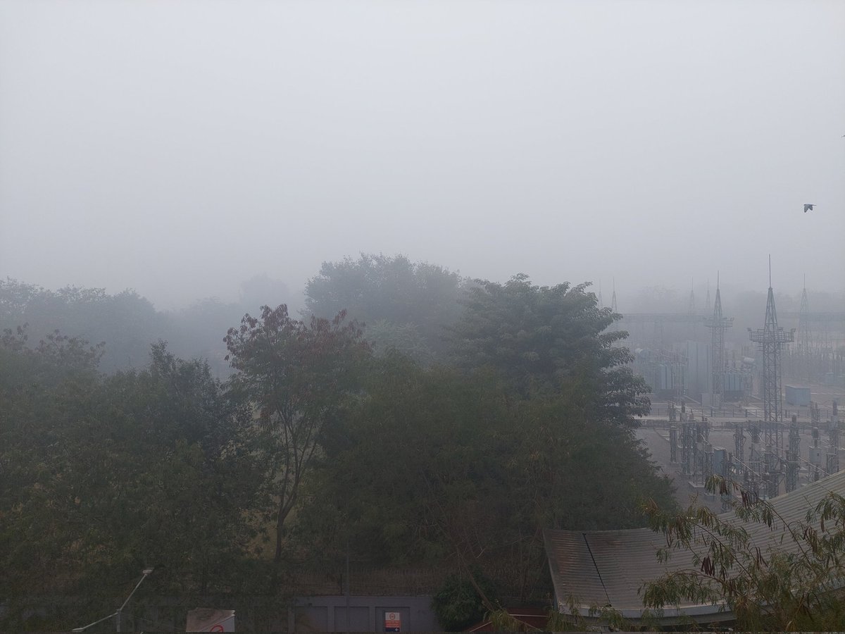 @ChennaiIPL 
Delhi Morning be like lost in fog  #ChennaiSuperKlicks 

#WhistlePodu #Yellove 🦁💛