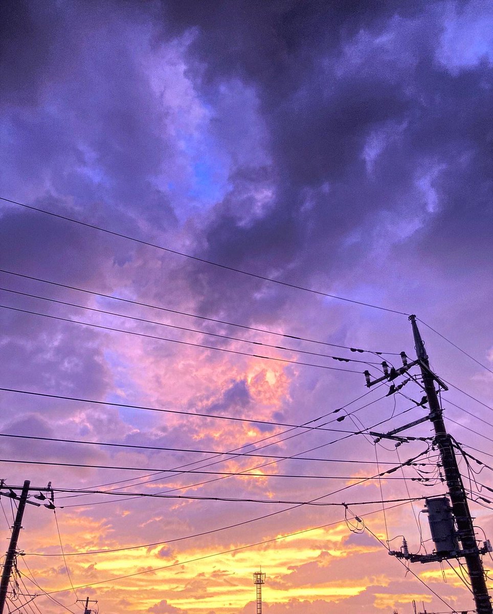 lovethesky27's tweet photo. #夏 #空 #雲 #朝焼け #電線 
#Summer #Sky #Cloud #Morningglow 
#Powercode 
#iPhoneで撮影 #iPhoneSE2 
#夏が好きな人と繋がりたい 
#空が好きな人と繋がりたい 
#雲が好きな人と繋がりたい 
#朝焼けが好きな人と繋がりたい 
#写真好きな人と繋がりたい 
#写真撮ってる人と繋がりたい https://t.co/VT3MQYfdO8