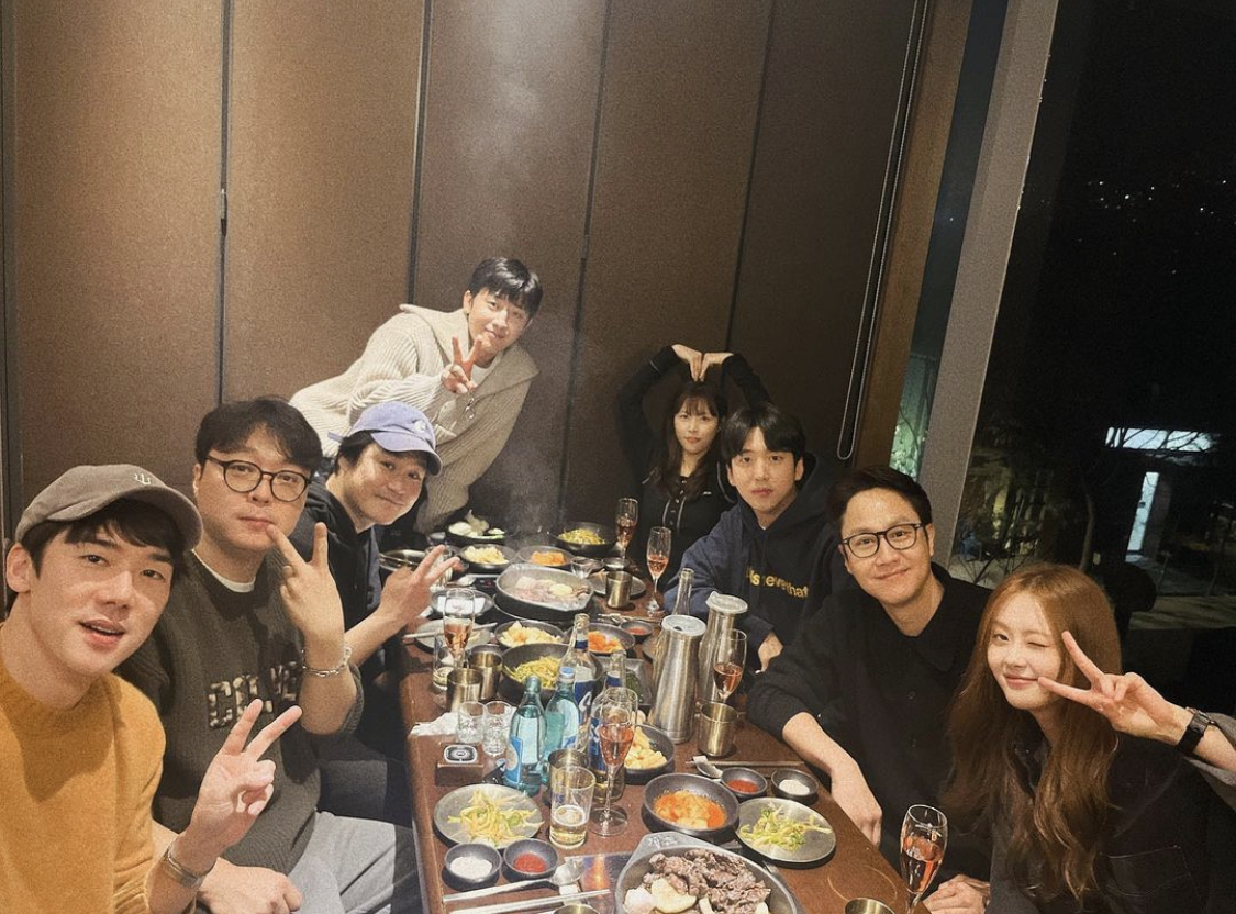 TheAnnyeongOppa's tweet image. LOOK: The cast of #Reply1994 are reunited! ❤️

The hit drama turns 10 this year!

📸 ara_go_0211