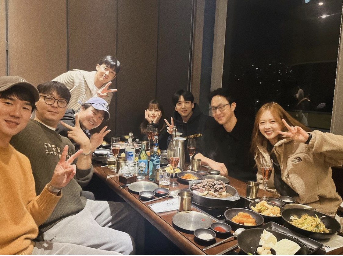 TheAnnyeongOppa's tweet image. LOOK: The cast of #Reply1994 are reunited! ❤️

The hit drama turns 10 this year!

📸 ara_go_0211