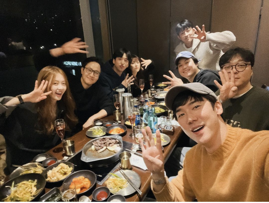 TheAnnyeongOppa's tweet image. LOOK: The cast of #Reply1994 are reunited! ❤️

The hit drama turns 10 this year!

📸 ara_go_0211