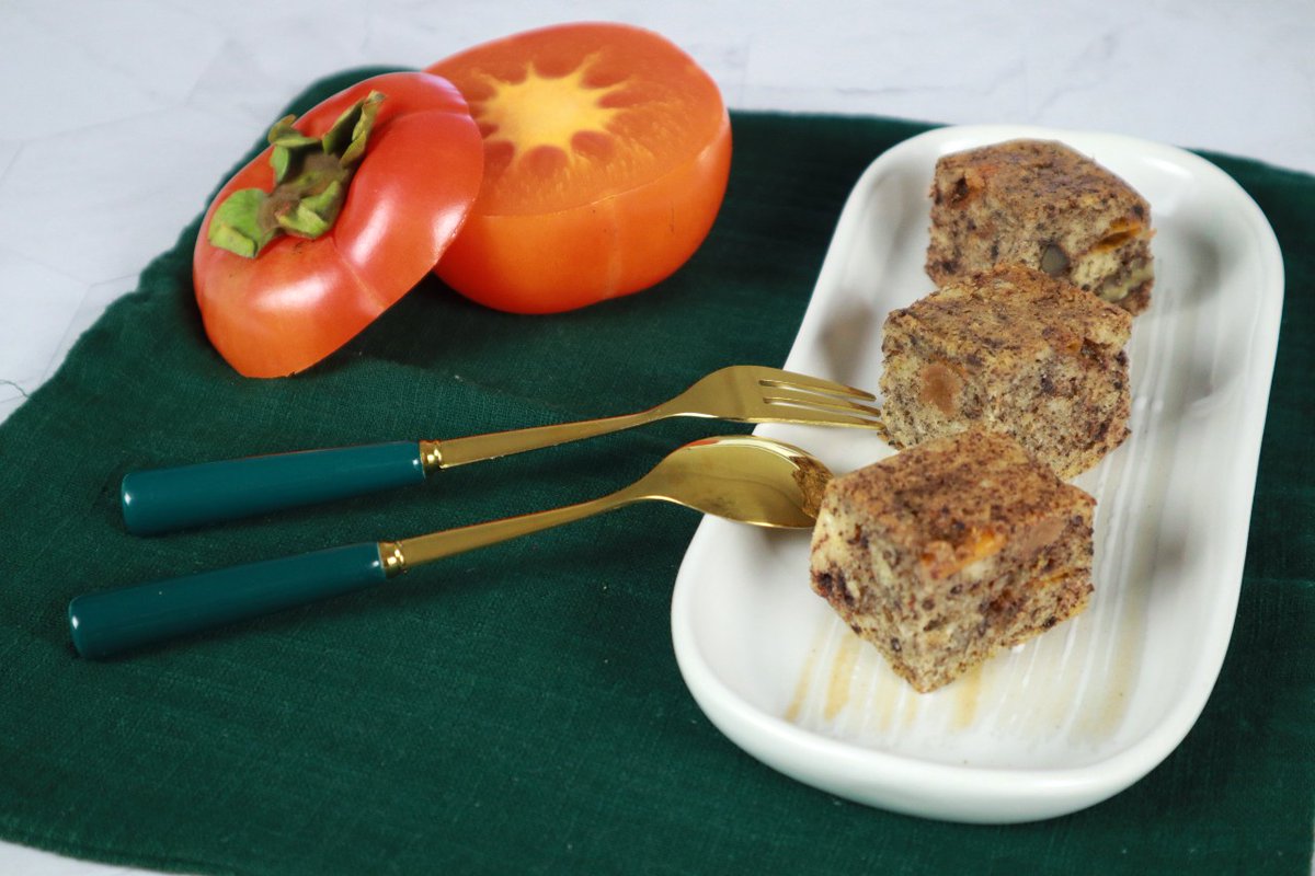 CulinarAmbition's tweet photo. Many call this dish a persimmon pudding, but this English-style steamed ‘pudding’ is a moist cake and not at all a custardy pudding.
https://t.co/U9X2R9c8q2
#persimmons #exoticfruit #pudding #cake #steamedpudding #foodie #bakingathome #homecooking #easyrecipeideas https://t.co/VO01cSVFWA