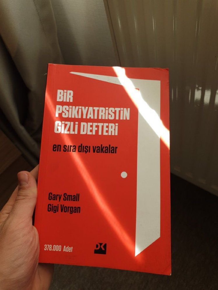 kalitelikitapp's tweet photo. öyle güzel bir kitap ki tavsiye etmeye dahi kıyamıyorum. https://t.co/PUkLh0R5zR