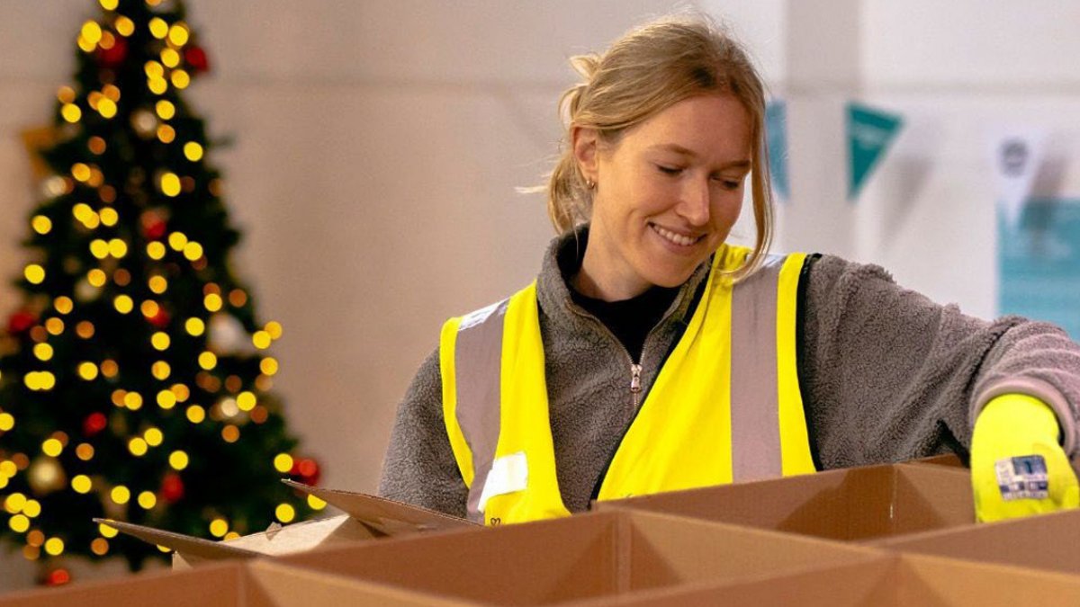 During what can be the hardest time of the year for some, we worked with local charities to help support our community: essential-trading.coop/news/essential… 📸 by @FareShareSW #Christmas #FestiveSeason #Charities #Bristol #Local #Community #EssentialTrading