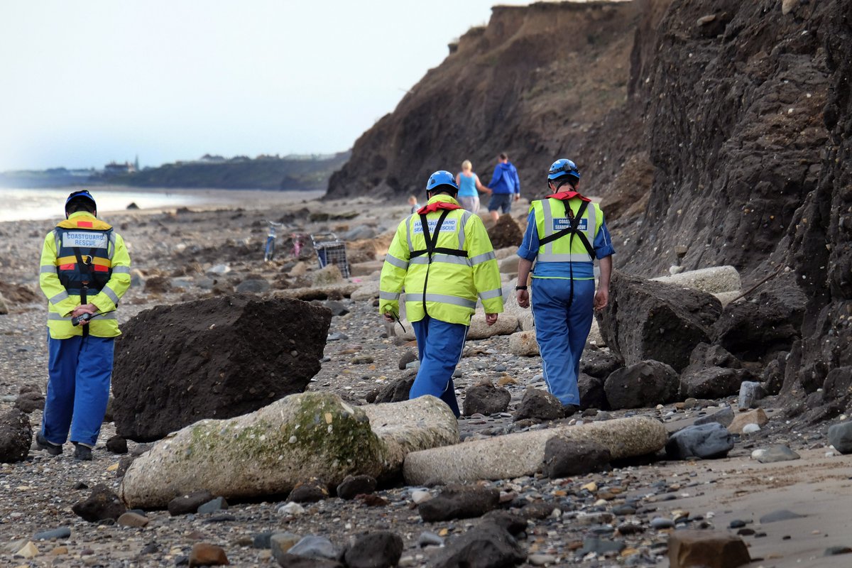 If you spot an item that you don't recognise at the coast or you suspect if could be ordnance, please take care and don't touch or move it. 

Report it your local team: bit.ly/3ZcvCoM 🚨
 
#BeCoastSafe #AlwaysOncall

📷 Shutterstock