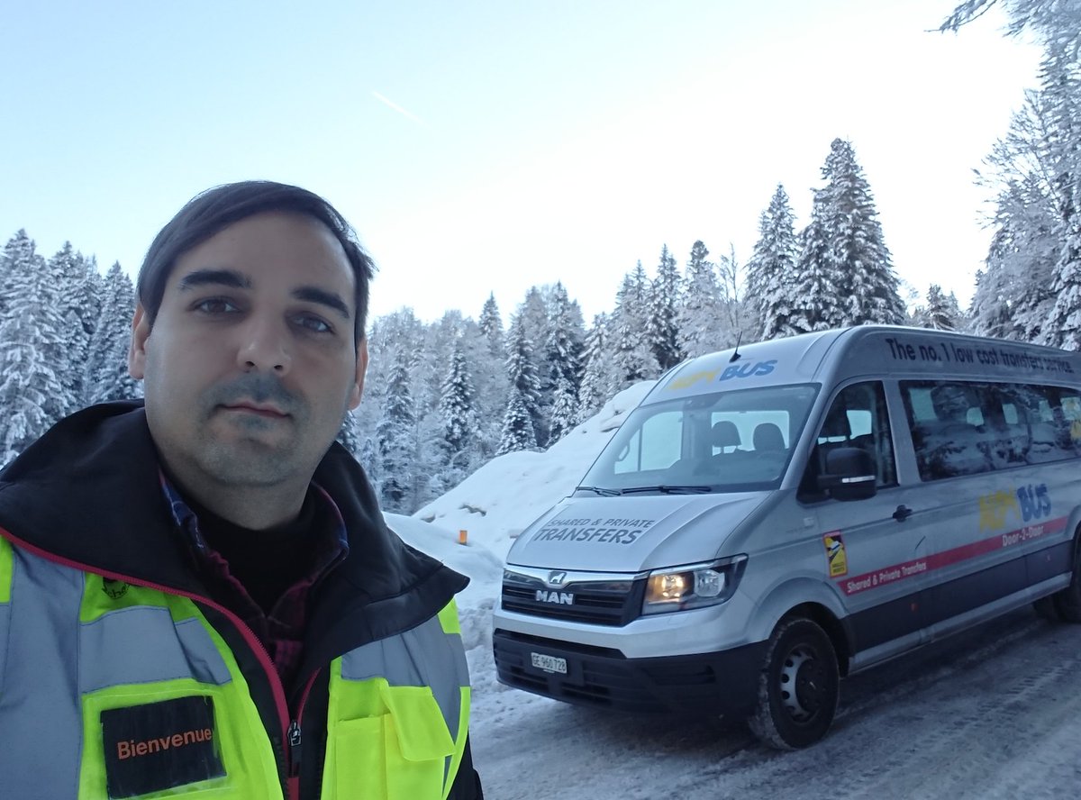 Our drivers do their utmost to guarantee you have a pleasant journey to the resort! 

#driveinstyle #bestdrivers #alpstravel #ski #premiumtravel