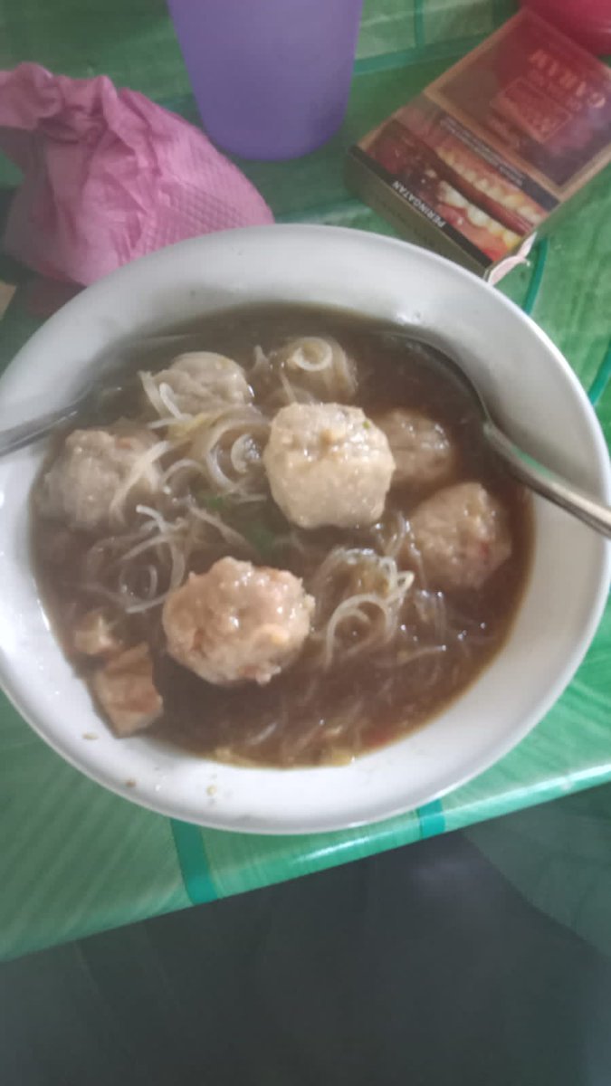 bigdata070920's tweet photo. Imek awak #jvsmra makan bakso https://t.co/6CIply0LDn