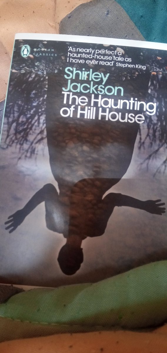 Primera lectura del año #thehauntingofhillhouse de #shirleyjackson