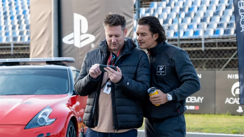 ‘Gran Turismo’, David Harbour e Orlando Bloom piloti nel primo teaser del film tratto dal celebre franchise videoludico di corse automobilistiche.
 
Diretto da Neill Blomkamp uscirà nelle sale l’11 agosto 2023 con <a href="/SonyPicturesIT/">Sony Pictures Italia</a>.

Scopri il video👇 news.cinecitta.com/IT/it-it/news/…