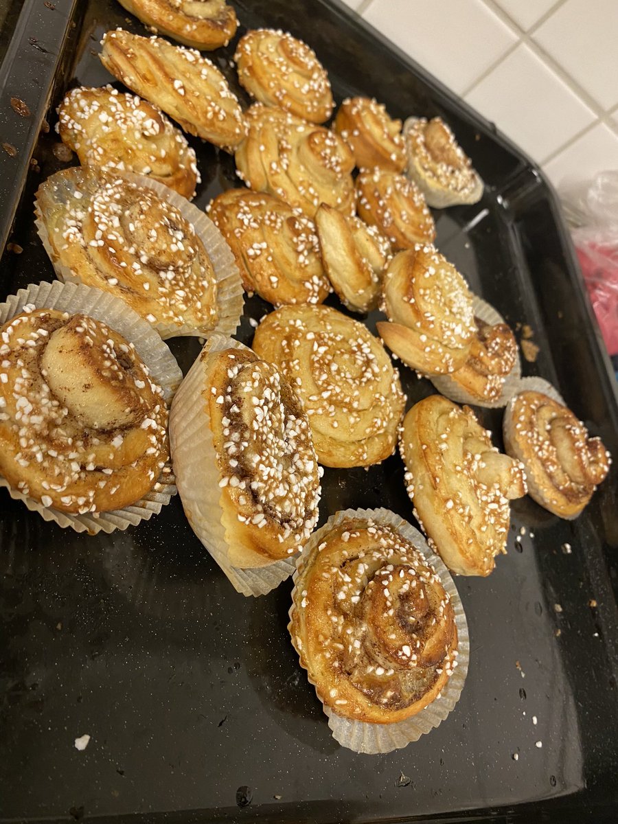 JennieGrusell's tweet photo. Att jobba under loven har sina fördelar!
#fritidshem #godadoftenihelahuset #bullfest #tillsammans #matematikipraktiken #vaxmoraskolan https://t.co/nIf2zIPcFL