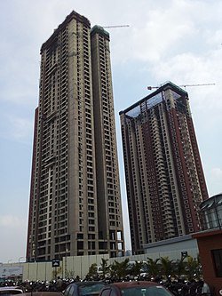 While some1 exclaimed about 14 storey LIC building!

Here u go,
564 feet.
45 storeys

#SPRcity