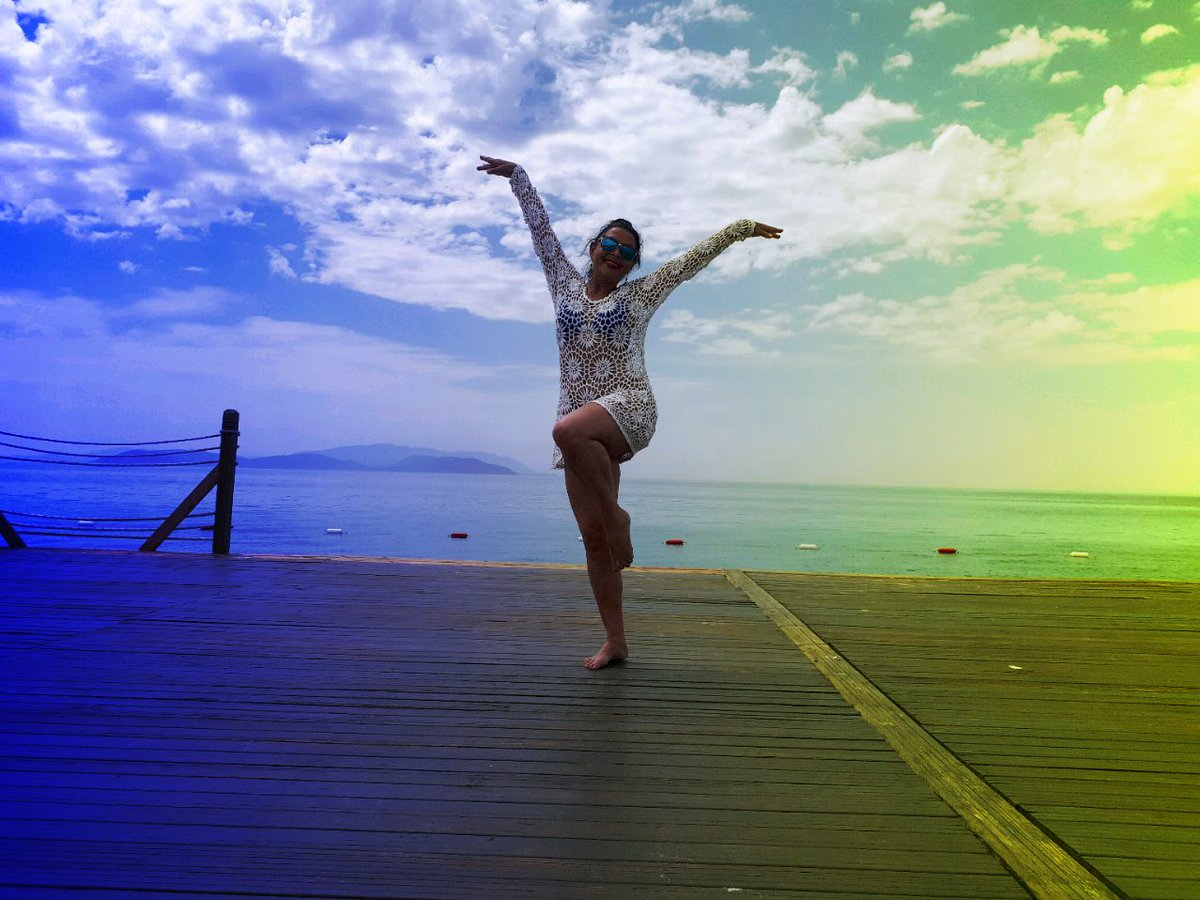 NeferNasrah's tweet photo. Dünyaya kalbinizle baktığınızda, harika insanlarla ve harika olaylarla dolu bir yer olur.

#nasrahnefer #love #world https://t.co/qPpzkvolNz