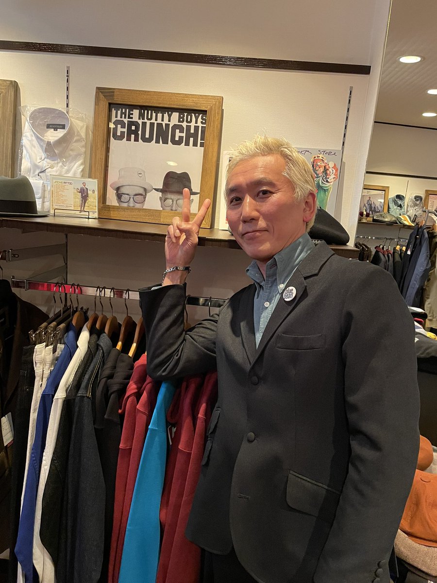 TSUDA_RD's tweet image. ぷらり千駄木🚶‍♂️🚶‍♂️
HERBERTS STORE🇬🇧へ！
新年のご挨拶に。

YOSSY君、本年もよろしくー！🇬🇧

#hearbertsstore
#nevertrust
#theredemption
#kemuri