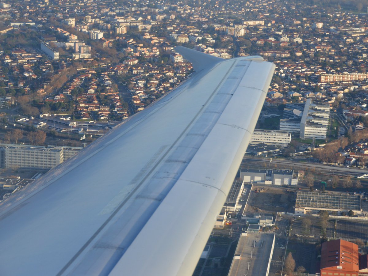 MSN3503's tweet photo. Photos du vol TLS-CDG du 25 décembre 2022 : 
@AirFranceFR @KylianR3 @alexandre_spott 

(A320 AF F-HEPD) https://t.co/Y6UXHviIJM