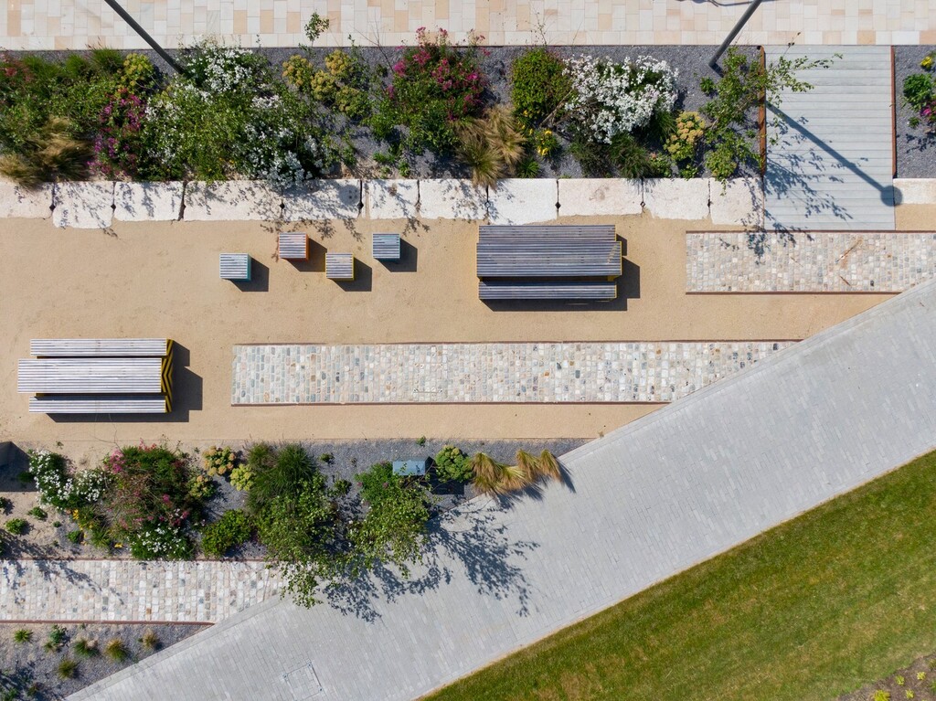 Some top down views of our pocket park in the summer. The park is located adjacent to Redbridge Quay, an emerging neighbourhood in Wirral Waters which recently welcomed its first residents!
 
#Redbridgequay #wirralwaters #peell&amp;p #landscapearchitecture #publicspace #urbanpla…