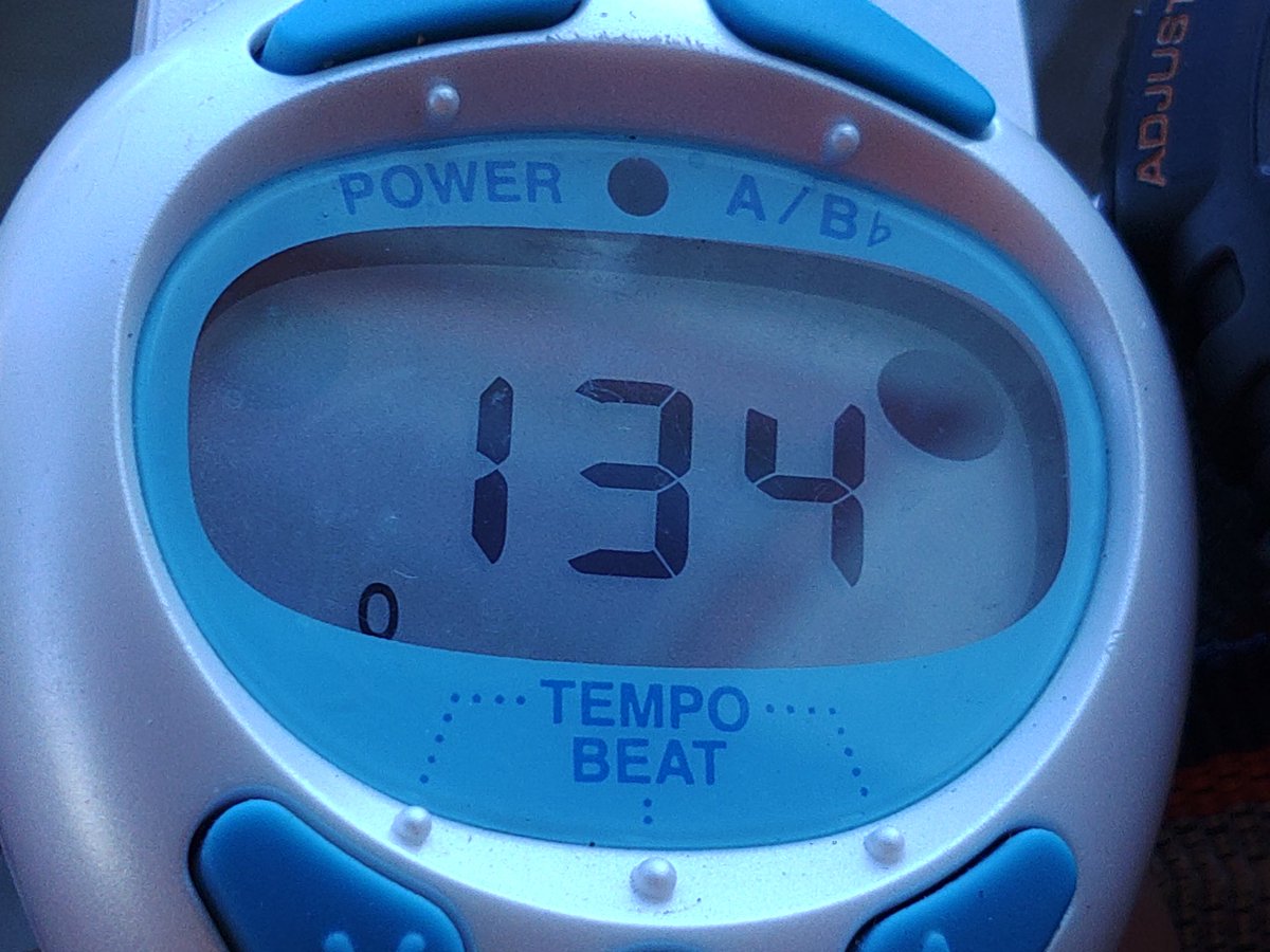KTM819O4's tweet photo. #バイク押し #5200m #134bpm #1510着 
向かい風に向かって押しはじめて、追い風で帰って来ました！(^-^ゞ https://t.co/3Hmr6Is7Gg