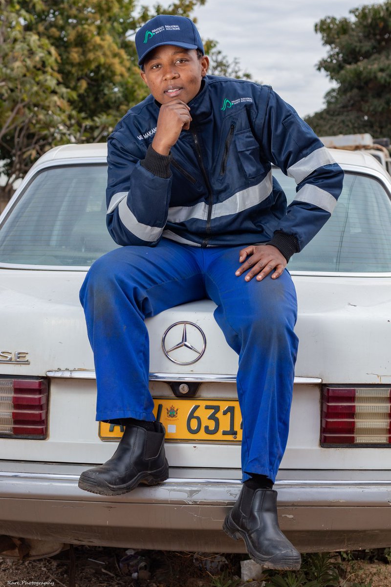 My name is MemoMakanika
 Chimhamha che simbi 👩‍🔧

Is your car due for service? Worry no more l can come to service it at your home, work place.
Contact me on 0712825411
Please Retweet 🙏