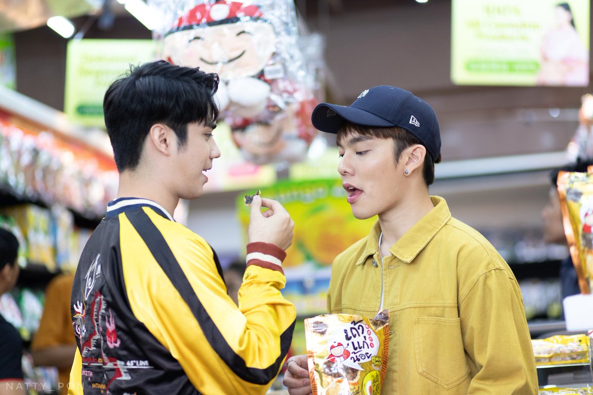 LeiiSpeaking's tweet photo. 💛💛💛

The betrayal.. 🤣🤣🤣

#CTRPANUWAT 
#TEeThanapon https://t.co/A1tGdIYSis