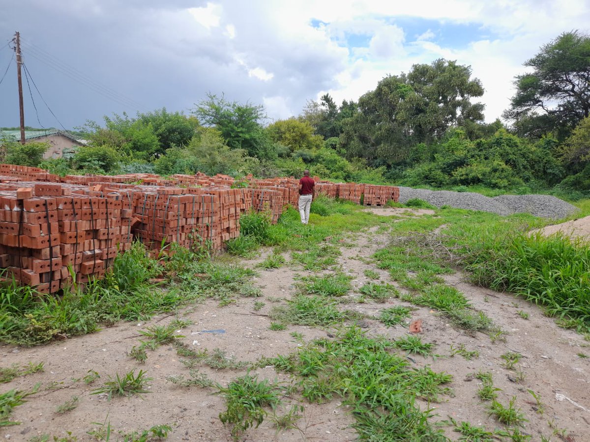hwangetown's tweet photo. Most of the material for the construction of Hwange Local Board's state-of-the-art flea market under the Devolution Fund is now in place @HwangeResidents @molokele @LyejaFM @Vostile1 @ministry_local @UcazOfficial @InfoMinZW @MinistryofWome3 @SallyChirwa @WhangeYouth https://t.co/mVN9I7kewh