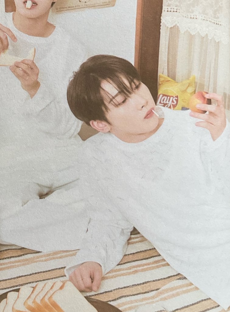 superigotsee's tweet photo. 베리베리 2023 시즌그리��� 호영 https://t.co/JW4G1RxP5d