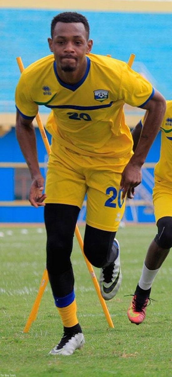 raoul_lionelNT's tweet photo. Bumamuru FC have parted ways with Rwandan International Midfielder Ally Niyonzima����🇼(26) for undisclosed reasons.@257Foot🙏🏾

Former Azam FC, Rayon Sports , APR, AS Kigali, Mukura VS&amp;L, Sofapaka, Al-Bashaer, Acad. Tchite set to rejoin Rwandan giants @rayon_sports or @SCKiyovuSports https://t.co/Pia4ZzM63F