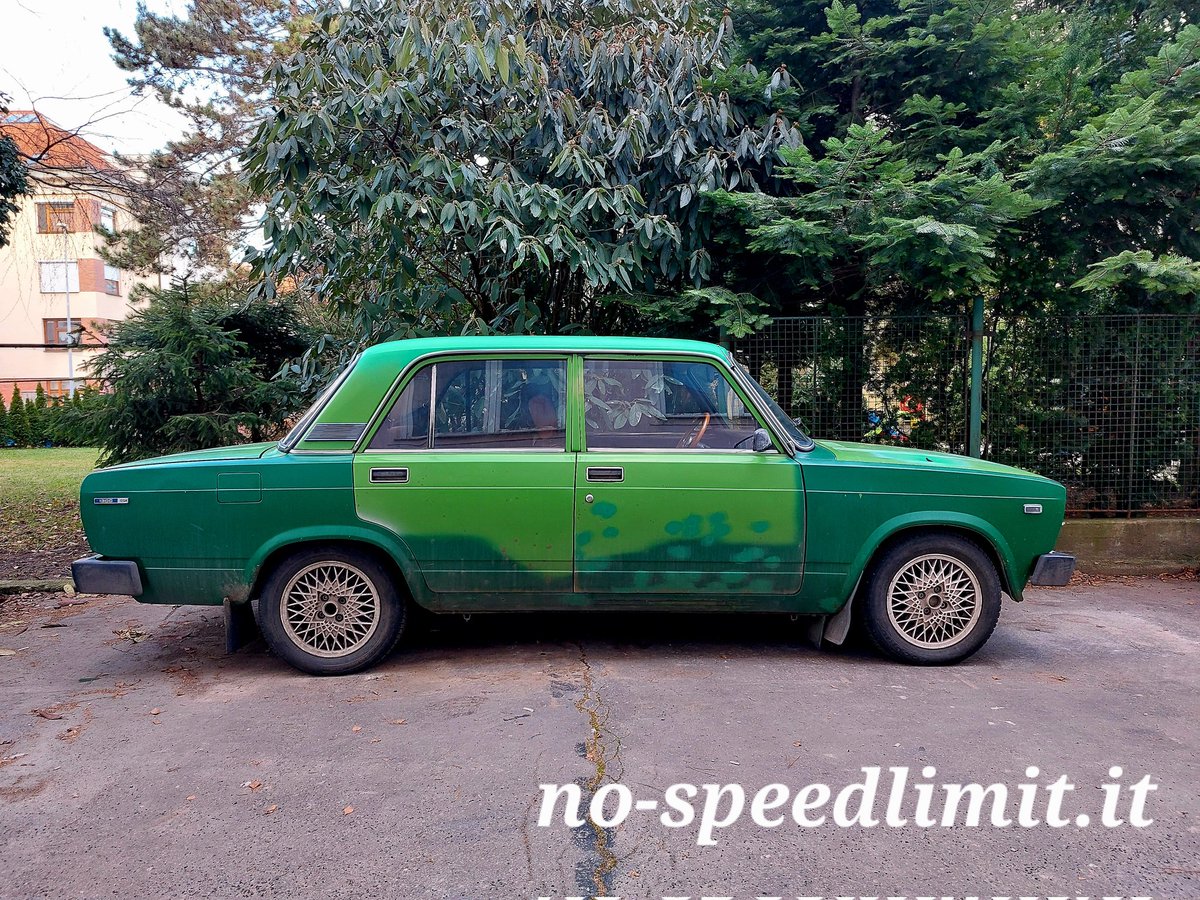 NoSpeedLimit_it's tweet photo. #ladavaz #Lada2105 #Lada2106 #lada1300s #rallylegends #fiat124 #fiat125 #Togliattigrad #kommunistcar 🚩 #ostalgie #the70s #carsofprague #streetphotography https://t.co/Qm8aqY4UJ6
