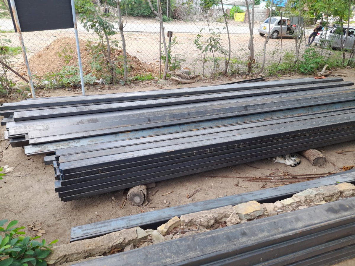 hwangetown's tweet photo. Most of the material for the construction of Hwange Local Board's state-of-the-art flea market under the Devolution Fund is now in place @HwangeResidents @molokele @LyejaFM @Vostile1 @ministry_local @UcazOfficial @InfoMinZW @MinistryofWome3 @SallyChirwa @WhangeYouth https://t.co/mVN9I7kewh