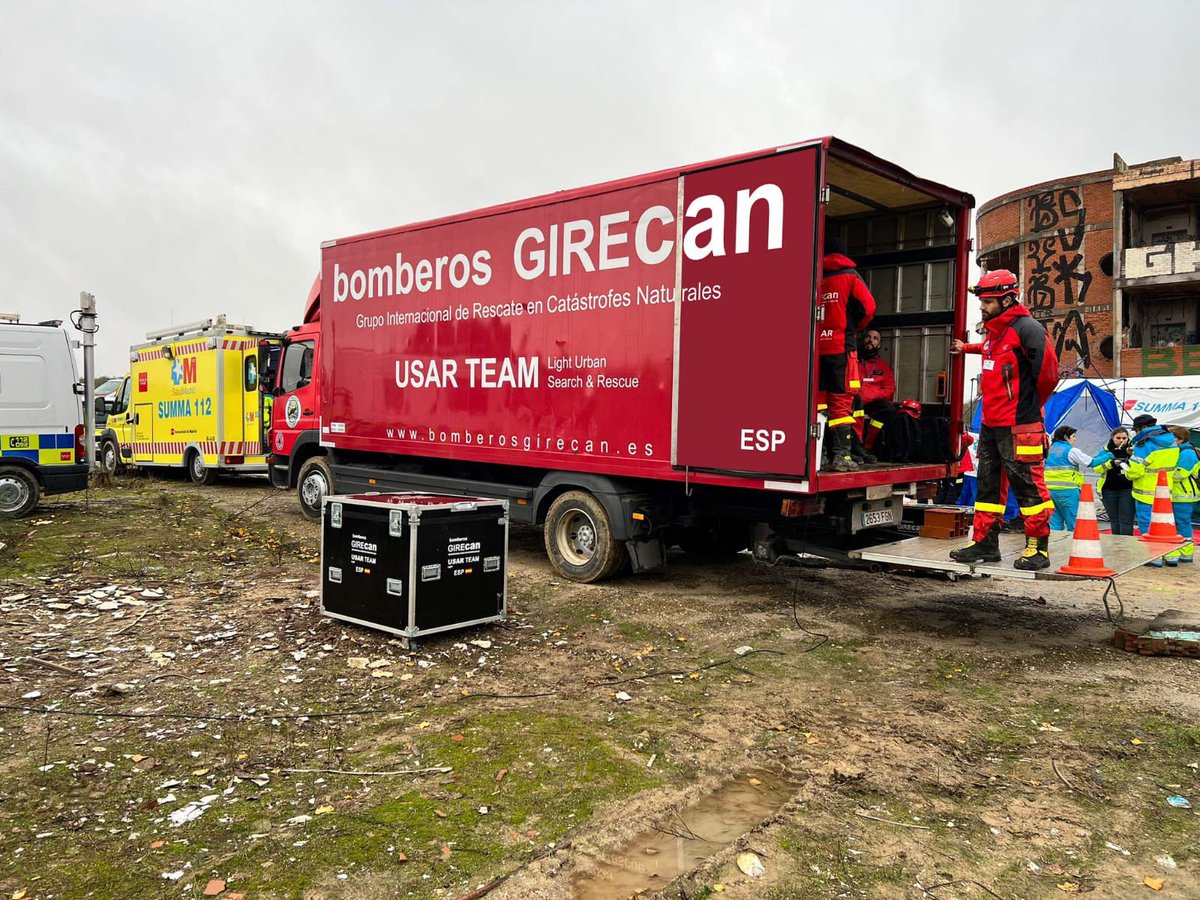 BomberosGIRECAN's tweet photo. Como nos portamos bien, los Reyes Magos 🫅🏽🫅🤴🏿nos trajeron un camión de bomberos.
Vosotros que habéis pedido? https://t.co/1l3MNw4fma