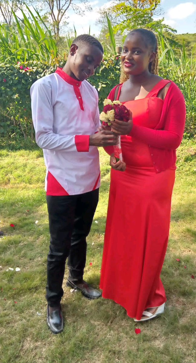 JnrKikaih's tweet image. Storming in the year in a style...thanks to the almighthy God for this far😍😍