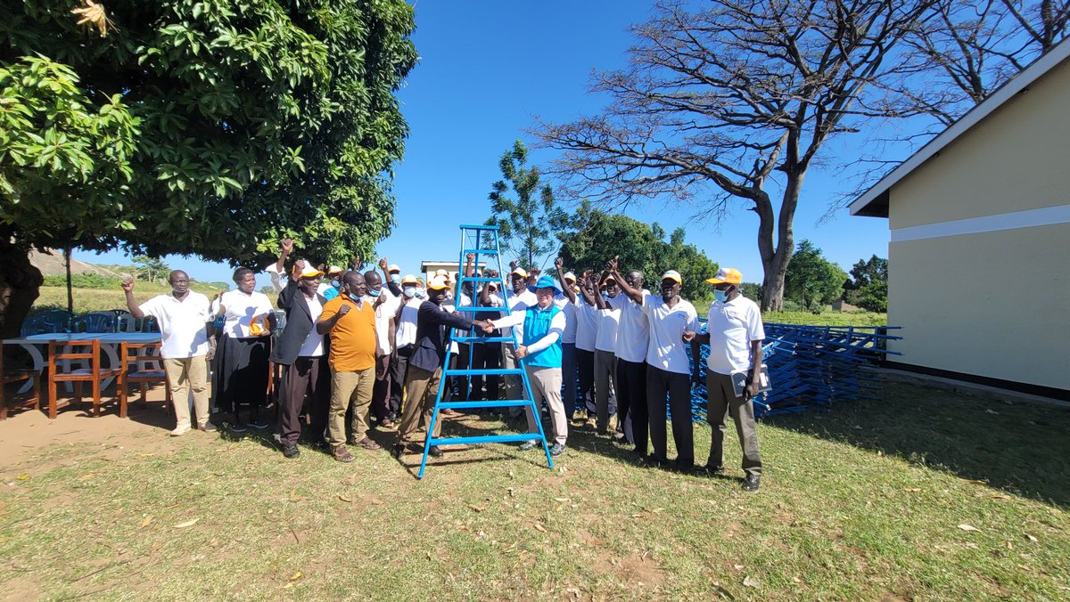 KopiaUganda's tweet photo. Ladder Donation 
The Director KOPIA Uganda center, Dr. Park Taeseon, handed over ladders donated to Orange Model Village farmers in Soroti, Ngora and Atutur to help with management of their orchards and boost producion. @NaroKawanda https://t.co/TKpI3nwHWK