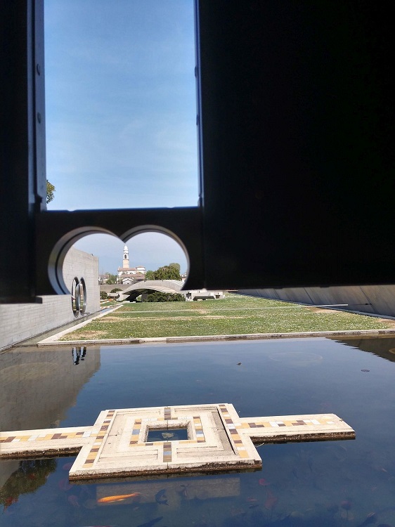 SonoitaliaInfo's tweet photo. Der Bestattungskomplex der #Tomba #Brion in San Vito d’#Altivole in der Nähe von Asolo ist eines der Hauptwerke des Architekten #Carlo #Scarpa. Vor kurzem wurde er restauriert.👉https://t.co/yy1GYcl9I6 @TurismoVeneto
@marcatreviso @CiaoNico https://t.co/B86khJktz1